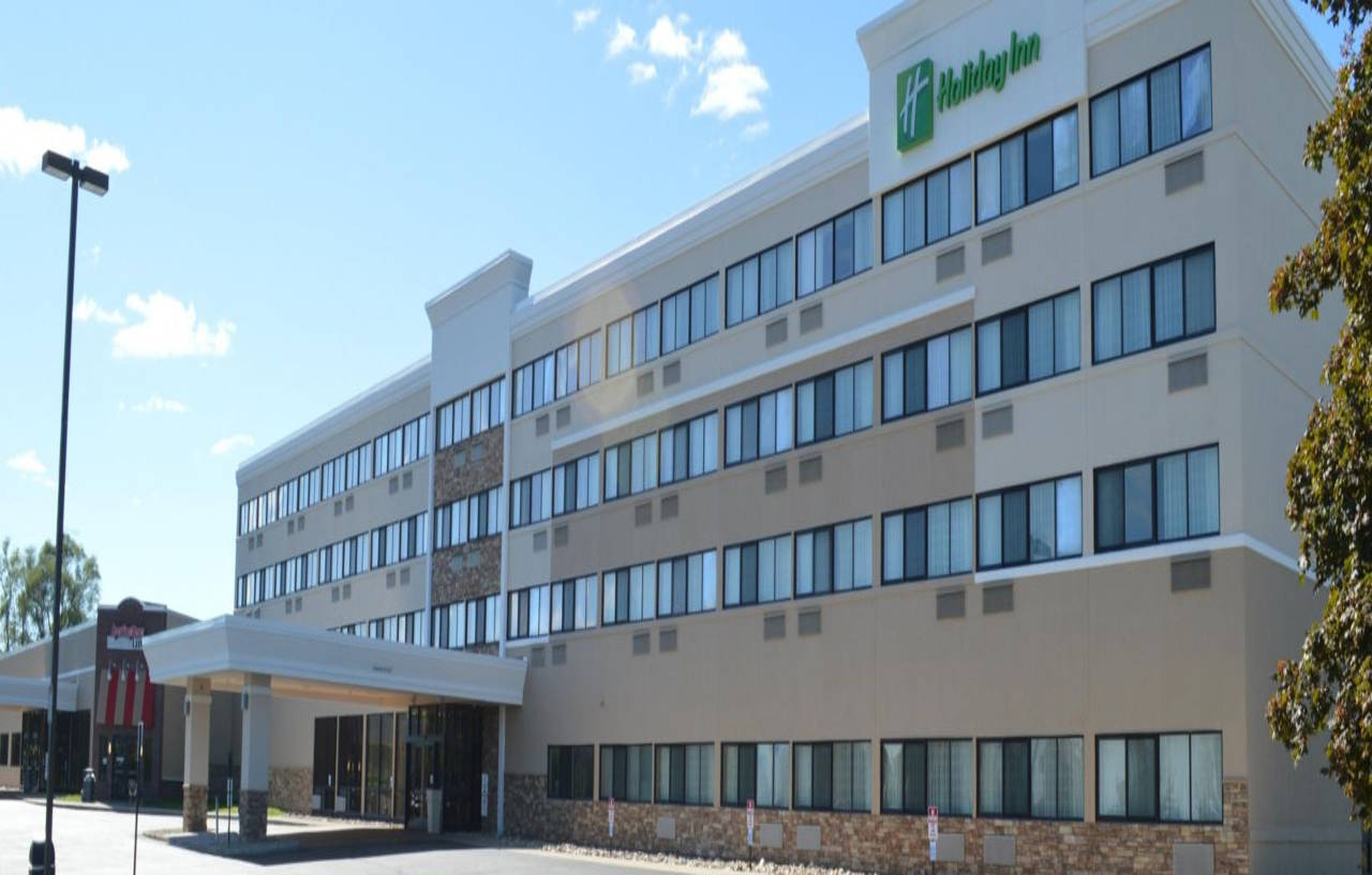 Holiday Inn Express Big Rapids By Ihg Экстерьер фото